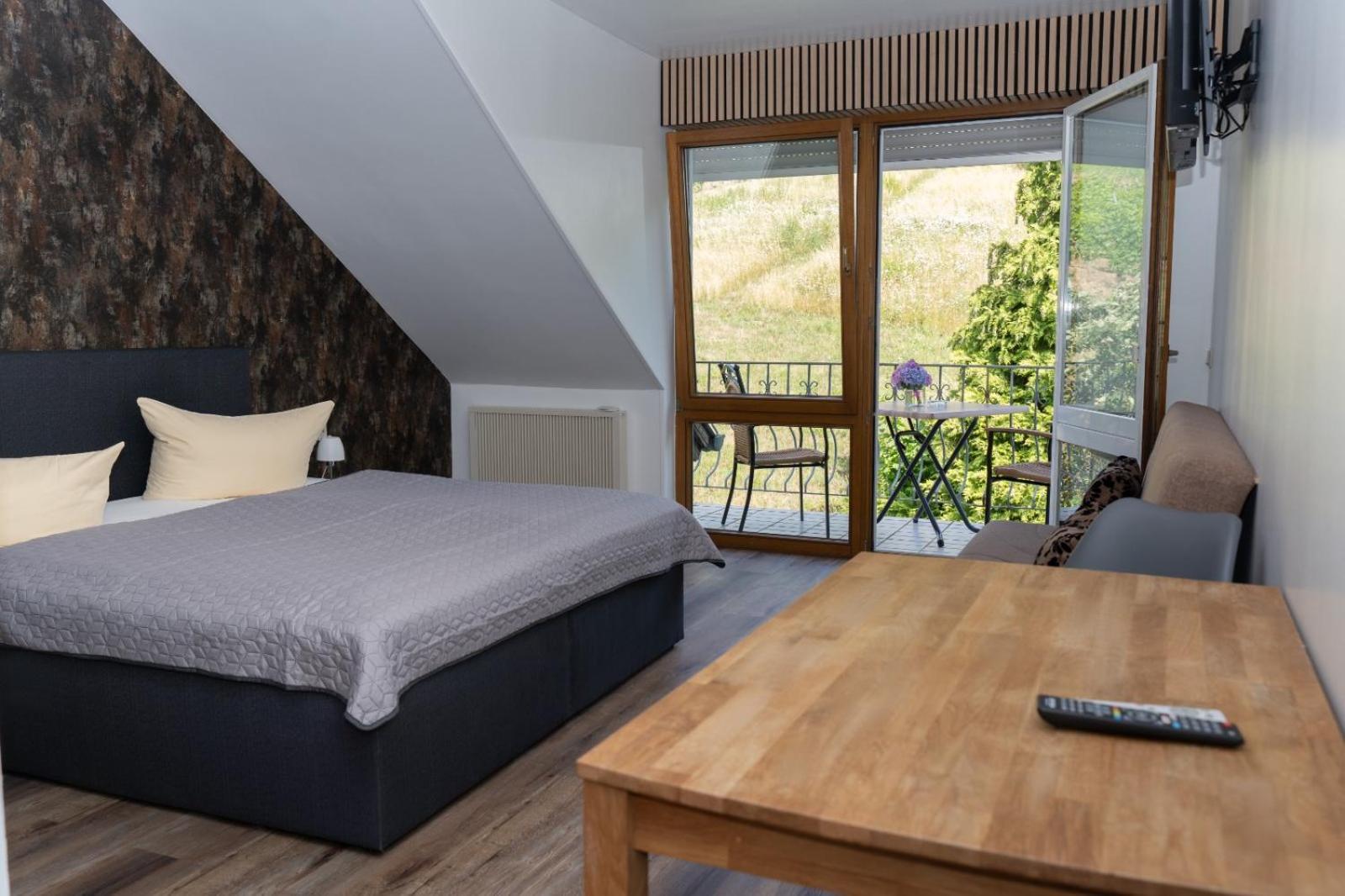 Hotel Restaurant Moselblick Wintrich Kültér fotó