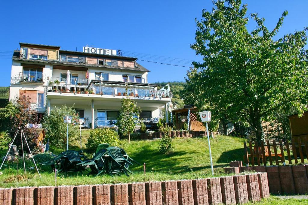 Hotel Restaurant Moselblick Wintrich Kültér fotó